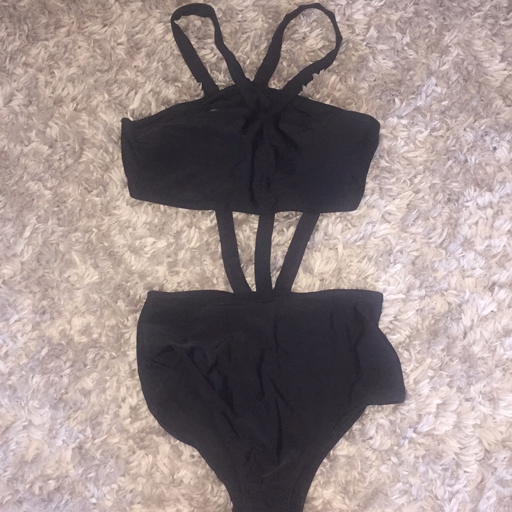 Ilano swimsuit in black